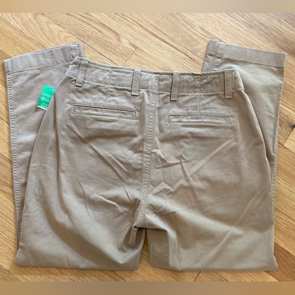 NWT Gap Mid Rise Downtown Khakis Size 2 Petite (2P) - Picture 3 of 4